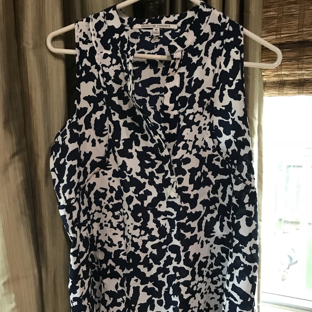 Sleeveless shirt